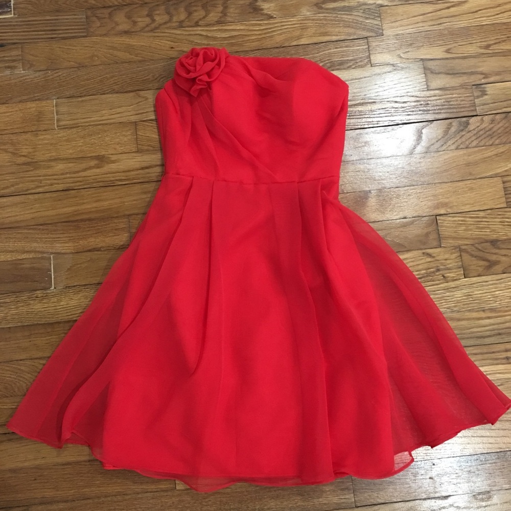 Da Vinci red strapless dress